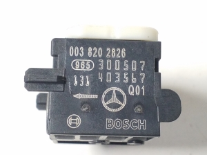 Mercedes Benz R-Class 251 (2006–2017) Turvapadja andur A0038202826 - 3