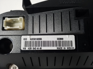 Mercedes Benz R-Class 251 (2006–2017) Instrument cluster A2515404448 - 4