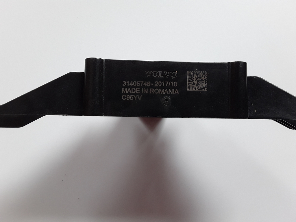 Used VOLVO XC60 Fuel pump control module 31405746
