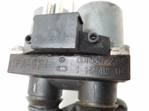 Mercedes Benz SLK-Class 171 (2004–2011) Wasserregelventil Heizung A0018307784 - 2