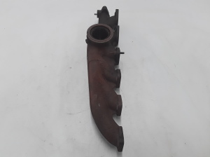  Exhaust manifold 