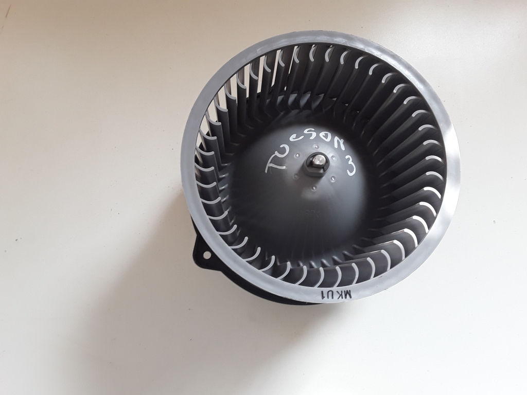 HYUNDAI Tucson 3 generation (2015-2021) Difūzoriaus ventiliatoriaus varikliukas D316NFFLA 22566940