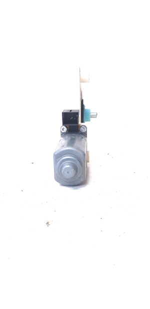 Volkswagen Golf VII (2012–2026) Front door window regulator motor 5G4837461H - 4