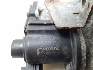  EGR valve 