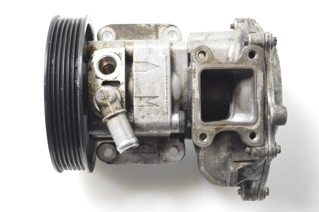 Used BMW 3 SERIES Power steering pump 6769598