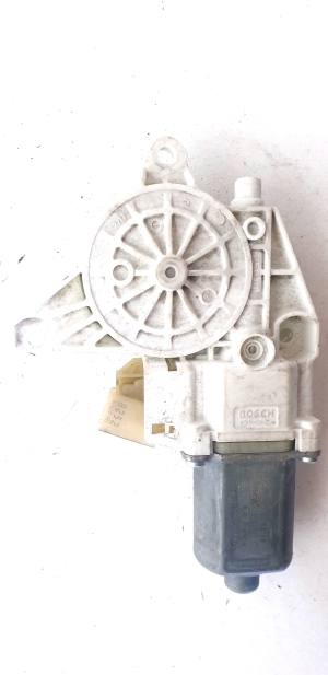 Mercedes Benz ML-Class 164 (2005–2011) Front door window regulator motor A2518200842 - 2