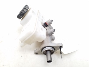   Master cylinder 