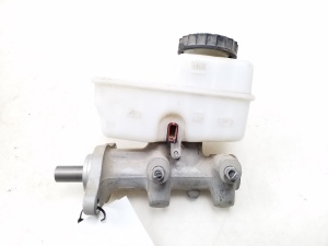  Master cylinder 