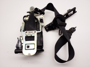 Mercedes Benz C-Class 204 (2007–2014) Sicherheitsgurt vorne A2048602686 - 2