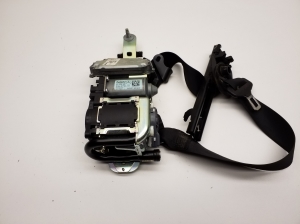 Mercedes Benz C-Class 204 (2007–2014) Sicherheitsgurt vorne A2048602686