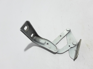  Engine cover hinge 