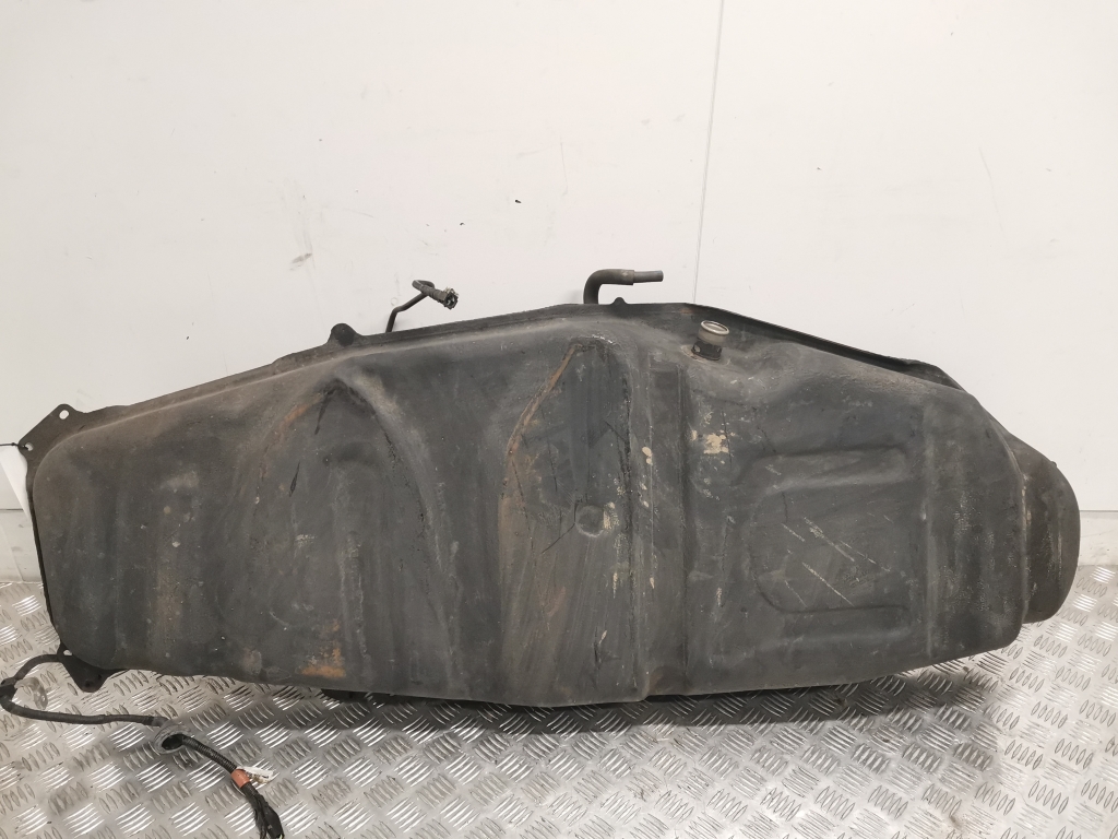 Used TOYOTA RAV 4 Fuel tank and its parts