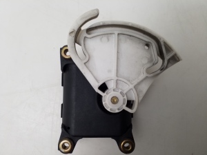 Volkswagen Passat B5 (1997–2005) Stellmotor Heizungsklappe 0132801148 - 2