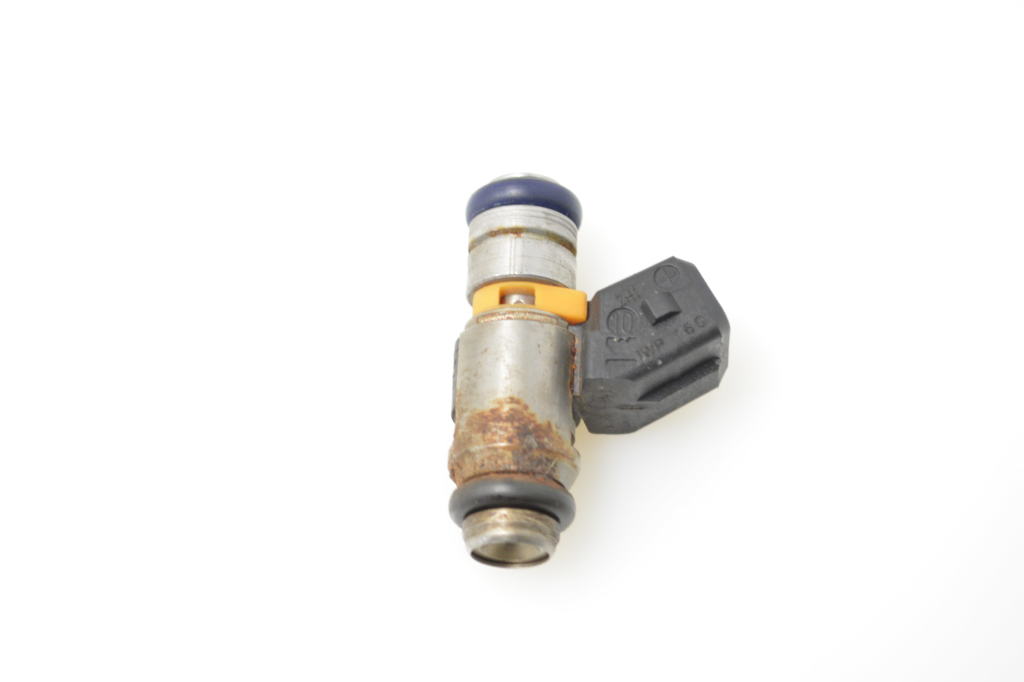 Used FIAT Punto Fuel injector IWP160