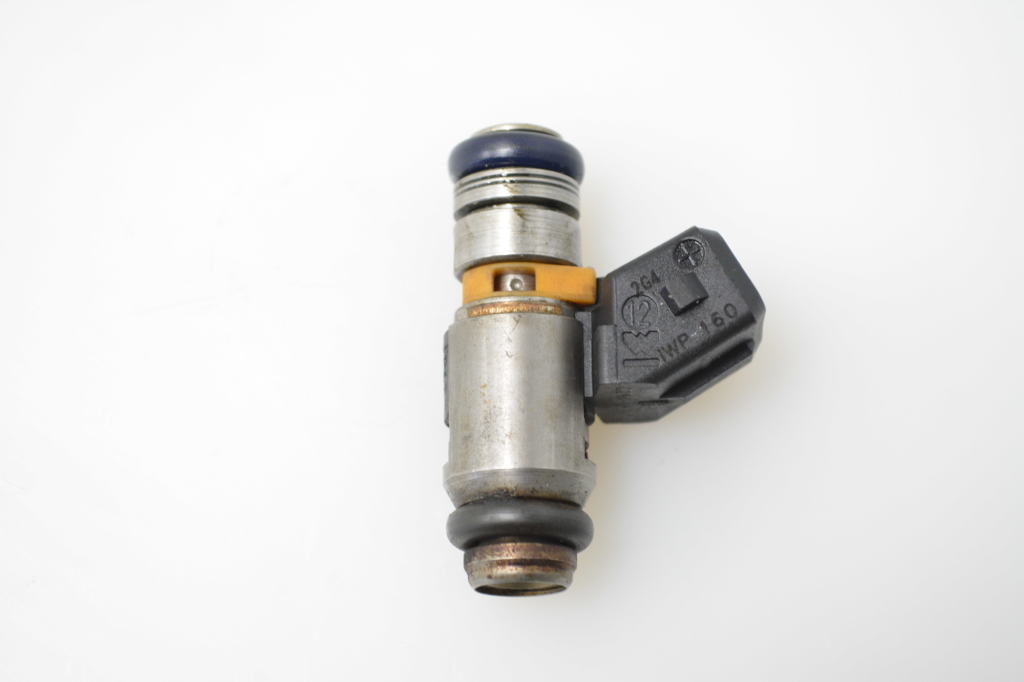 Used FIAT Punto Fuel injector IWP160