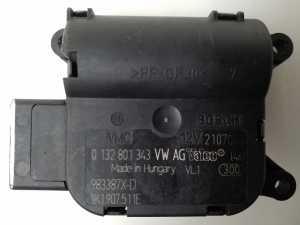 Volkswagen Touran I (2003–2010) Stellmotor Heizungsklappe 0132801343