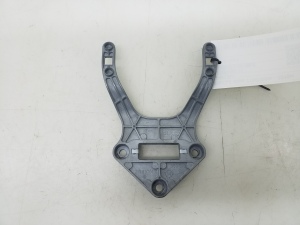 Mercedes Benz CLS-Class 219 (2004–2010) Muu kinnitus A2198100111 - 3