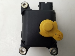 Volkswagen Passat B5 (1997–2005) Stellmotor Heizungsklappe 0132801214 - 2