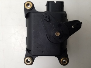 Volkswagen Passat B5 (1997–2005) Stellmotor Heizungsklappe 0132801149 - 2