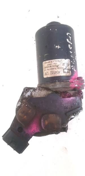 NISSAN Almera N16 (2000–2006) Scheibenwischermotor vorne 404582 - 3