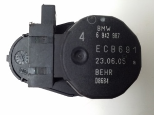 Heater flap actuator - 6942987