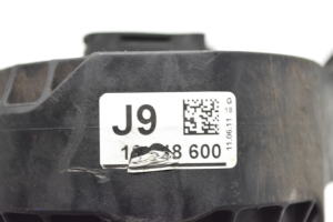 Opel Astra J (2009–2017) Mootori kinnitus 13248600 - 3