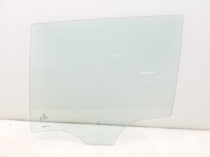 Rear side door glass