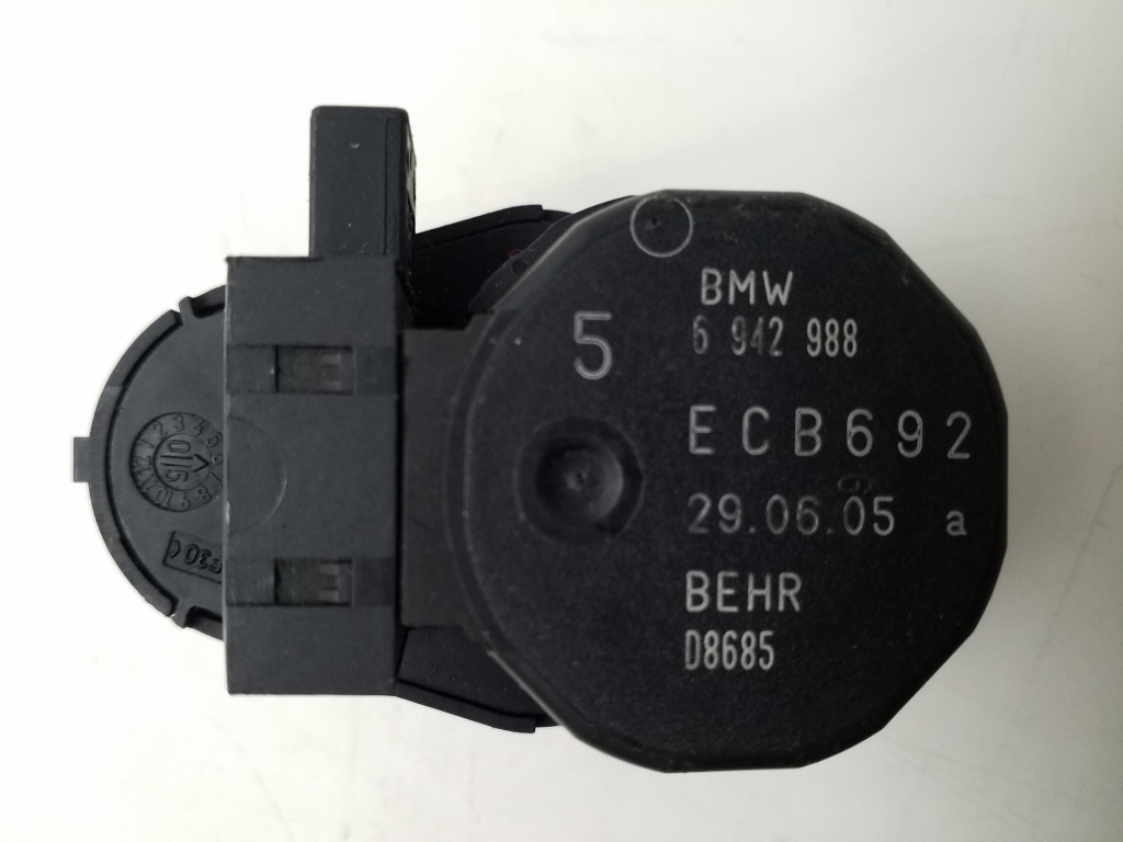 BMW 5 Series E60/E61 (2003-2010) Interior Heater Flap Motor Actuator 6942988 21206189