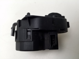 BMW 5 SERIES E60 (2003–2010) Heater flap actuator 6942991 - 3
