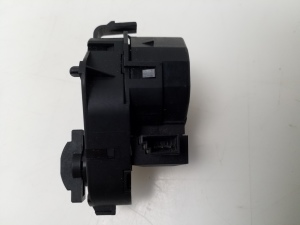 BMW 5 SERIES E60 (2003–2010) Salongi soojenduse klapi mootor 6942992 - 3