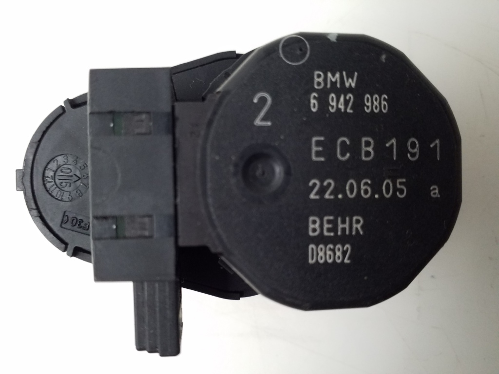 BMW 5 Series E60/E61 (2003-2010) Interior Heater Flap Motor Actuator 6942986 21206183