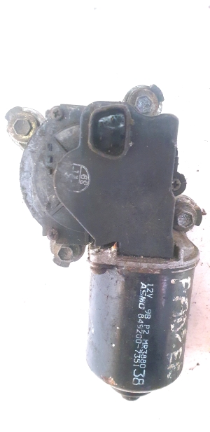 Mitsubishi Pajero III (1999–2006) Scheibenwischermotor vorne 8492007351 - 2