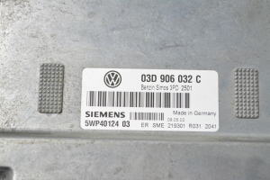 Volkswagen Polo IV (2001–2009) Mootori juhtplokk 03D906032C - 3