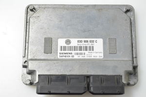 Motorsteuergerät - 03D906032C