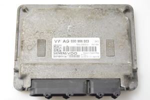 Calculateur moteur - 03D906023