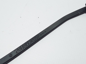  Windshield wiper blade 