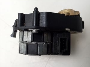 BMW 5 SERIES E39 (1995–2004) Salongi soojenduse klapi mootor 8363798 - 2
