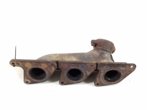  Exhaust manifold 