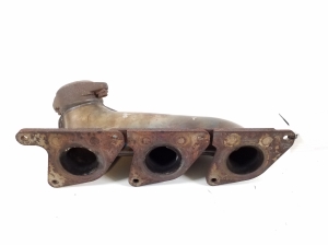  Exhaust manifold 