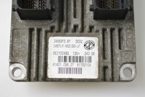 FIAT Grande Punto (2005–2026) Mootori juhtplokk 51793104 - 3