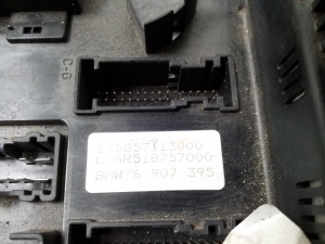 BMW X5 E53 (1999–2006) Drošinātāju kaste salonā 6907395 - 5