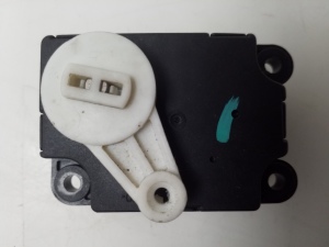 NISSAN Tiida C11 (2004–2014) Stellmotor Heizungsklappe F885571J - 4