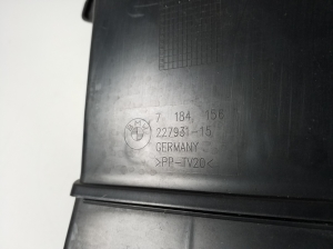 BMW 7 SERIJA F01 (2008–2015) Õhu sisselaske voolik 7184156 - 3