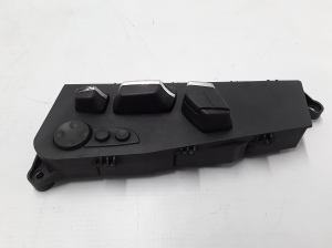   Front seat adjustment switch (on seat)  - 9163269 