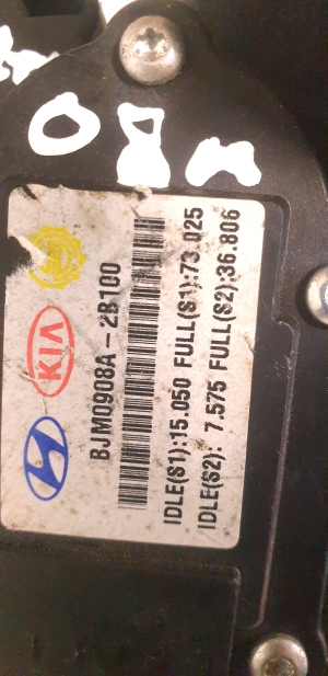 Hyundai Santa Fe (2006–2012) Gaasipedaali andur 327262B100 - 2