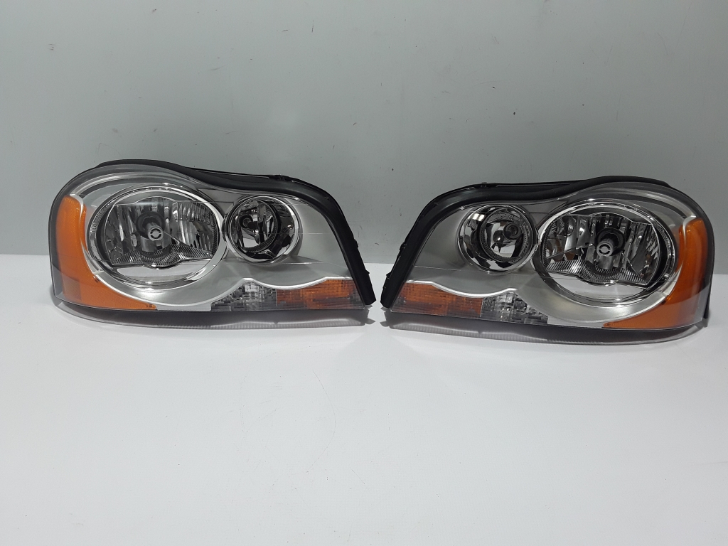 VOLVO XC90 1 generation (2002-2014) Front Right Headlight 31446865 22425227