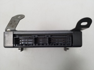 Mazda 323 F (1998–2004) Motora vadības bloks E2R81671M1 - 2