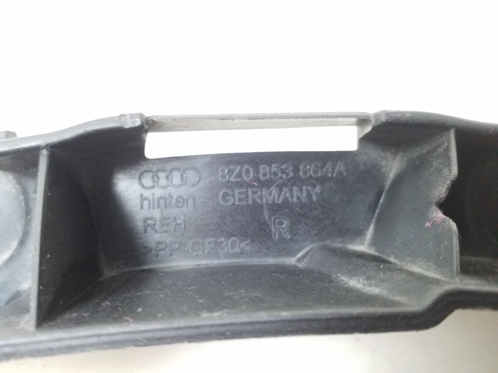 AUDI A2 8Z (1999-2005) Bakre höger stötfångarfäste 8Z0853864A 25043246