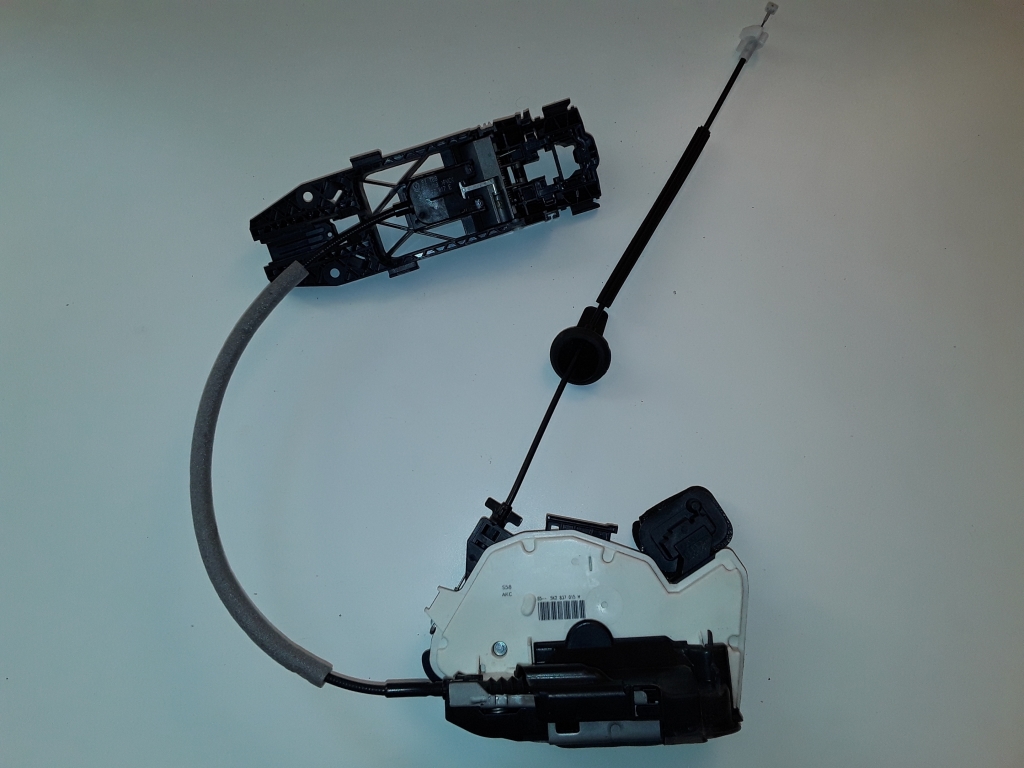 Vasemman etuoven lukko