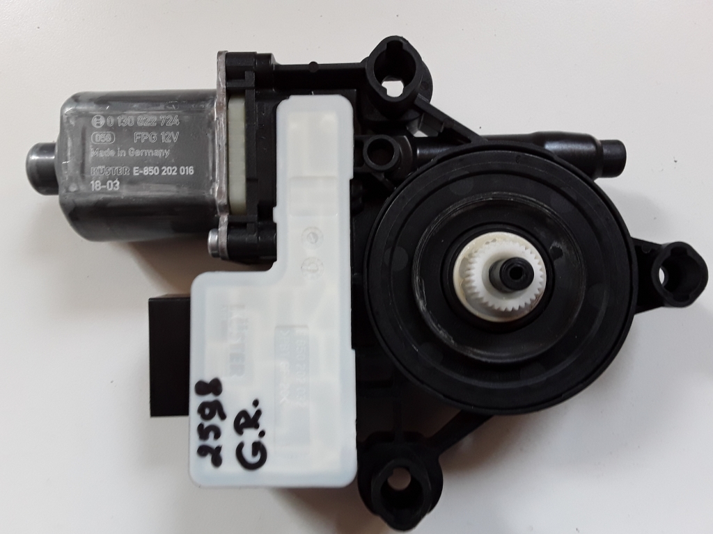 SEAT Leon 3 generation (2012-2020) Rear Right Door Window Control Motor 0130822724,5Q0959812F 22566961